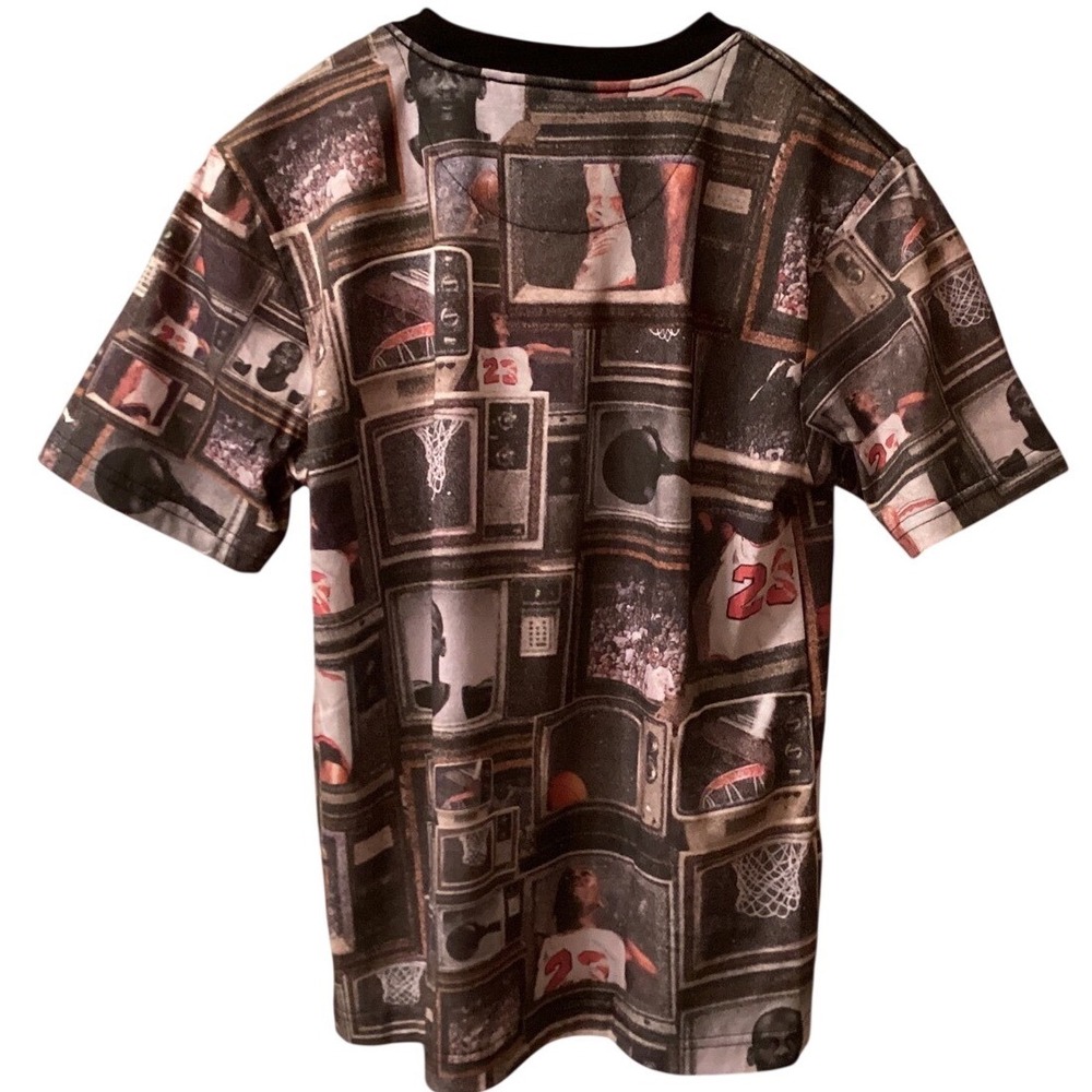 Jordan Boys All Over Print Michael Jordan Vintage TV Graphic T-Shirt Black L NWT - Picture 2 of 4